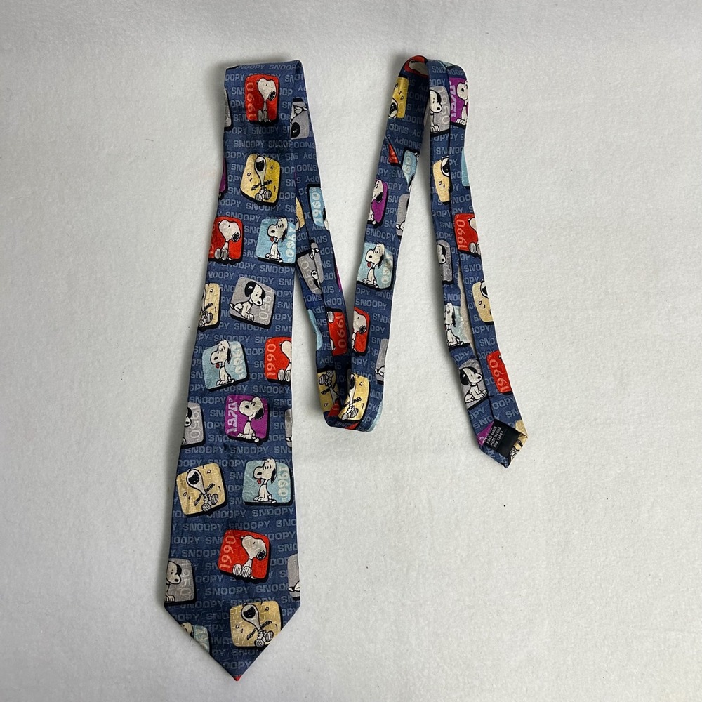 Vintage Peanuts Mens OS Blue Snoopy Decades Evolution Silk Graphic Necktie 5462